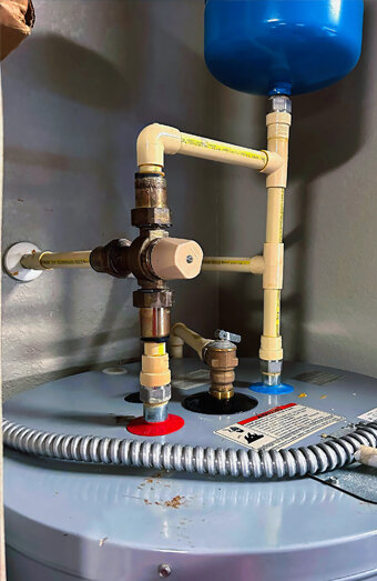 https://gnangarahotwater.com.au/uploads/2025/06/gas-hot-water-system-35892.jpg