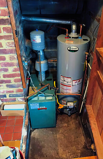 https://gnangarahotwater.com.au/uploads/2025/06/gas-hot-water-system-50310.jpg